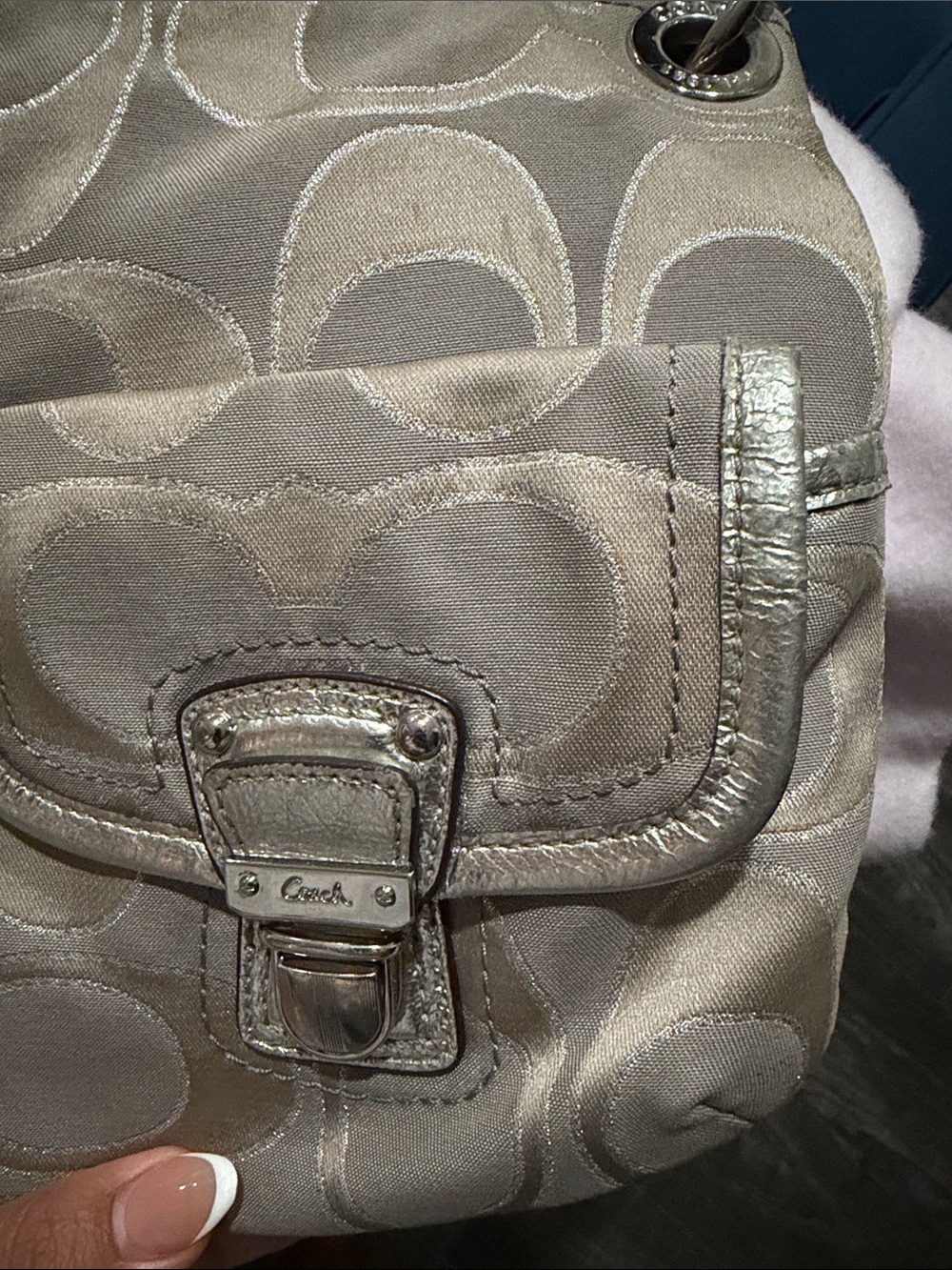 Coach Silver Poppy Signature Sateen Hippie Shoulder Bag VTG Discontinued - Picture 15 of 16